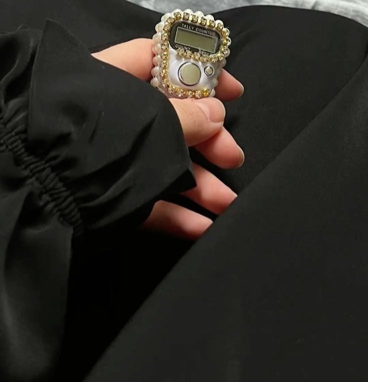 ririnafiya's tweet photo. اللهم علّق قلبي بالصلاة والقرآن وأرزقني الثبات حتى ألقاك

"Ya Allah, tautkanlah hatiku dengan shalat dan Al-Qur'an, dan berikanlah kepadaku keteguhan (iman) hingga aku menemui-Mu." https://t.co/AES77Ylx9L