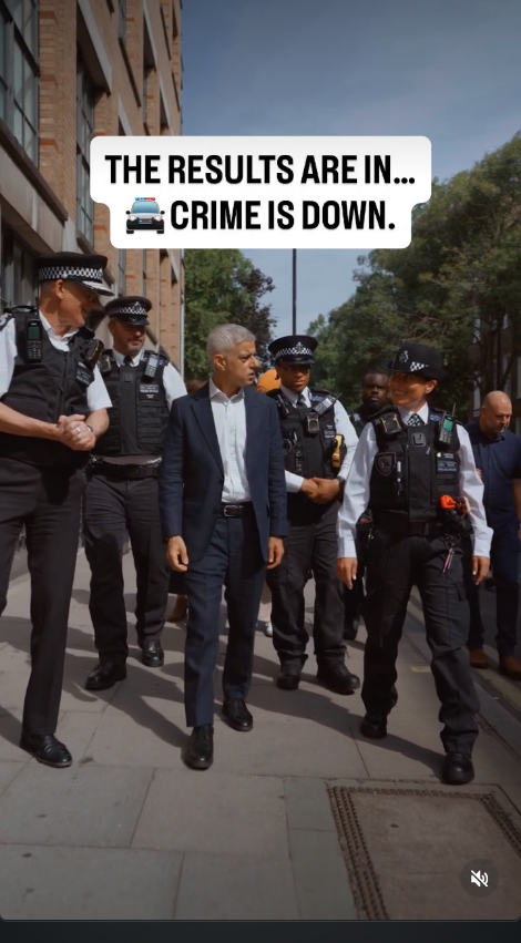 Iloveautumn2's tweet photo. London - one of the safest cities in the world... https://t.co/sxB9AhPxLn