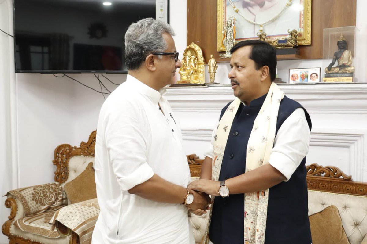 mishranitish's tweet photo. 📍पटना 
🗓️ 27 जुलाई 2026

भारतीय जनता पार्टी के यशस्वी राष्ट्रीय अध्यक्ष आदरणीय श्री नितिन नवीन जी से पटना स्थित उनके आवास पर आत्मीय भेंट।।

#BJP
#BJP4Bihar
#BJP4India https://t.co/chpVHyLDb7