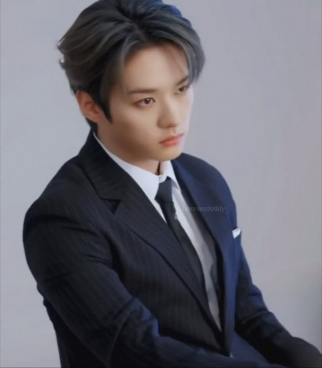 hanniesdaddy's tweet photo. this is how jsng became assistant manager:
mnho: "why should i hire you?"
jsng: "...why not? you don't want me? 🥺" https://t.co/ACW1GOFwil