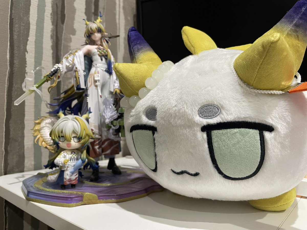 TeRu_Baum's tweet photo. シュウの三種の神器揃った☺️ https://t.co/sgdTbiLu6M