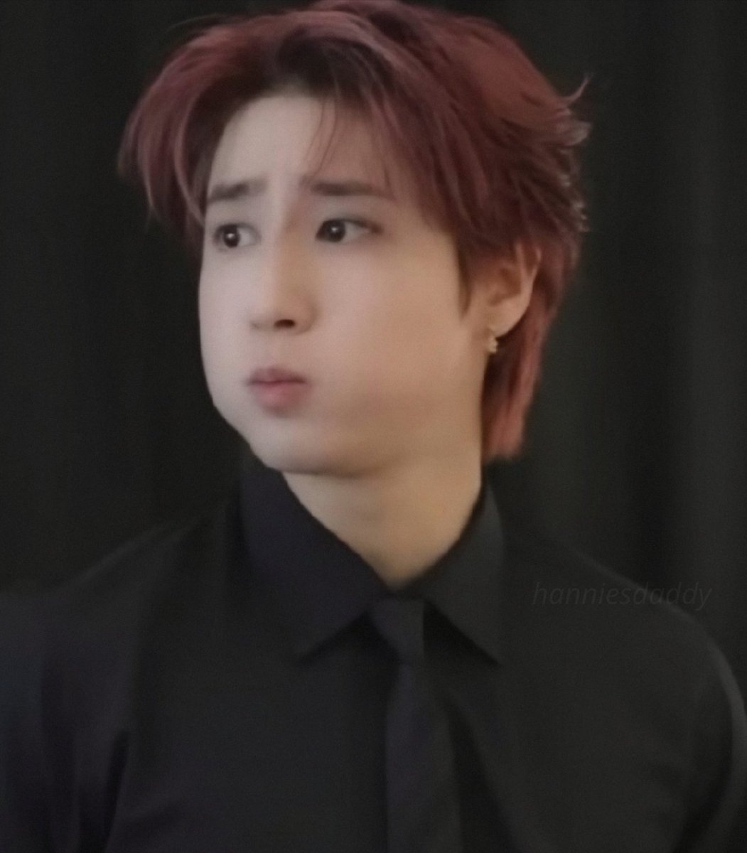 hanniesdaddy's tweet photo. this is how jsng became assistant manager:
mnho: "why should i hire you?"
jsng: "...why not? you don't want me? 🥺" https://t.co/ACW1GOFwil