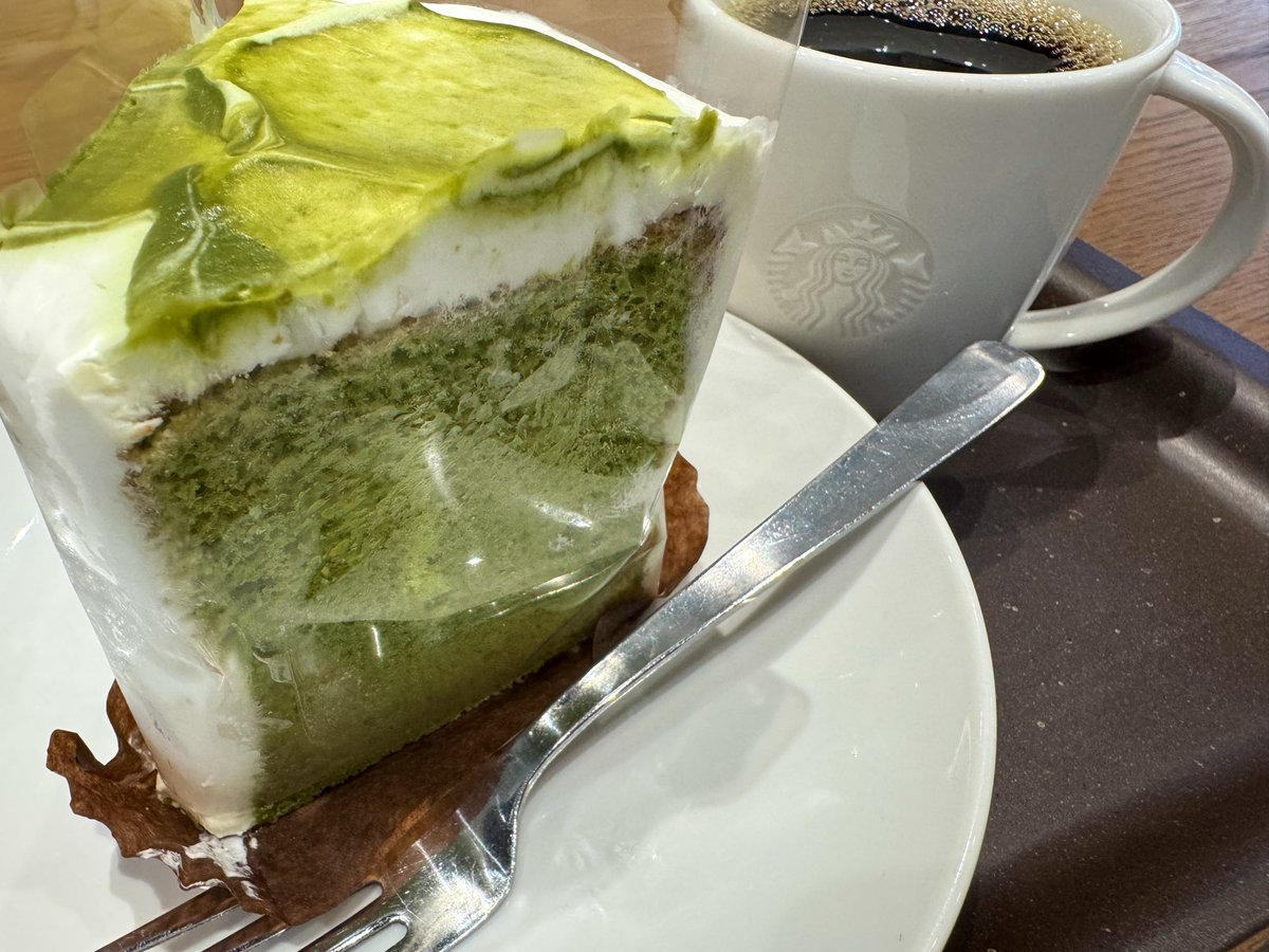 velnar112's tweet photo. 抹茶のシフォンケーキおいしいやん😋 https://t.co/jikQvZbxWP