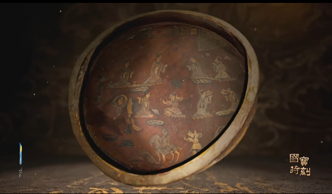 Zouping_China's tweet photo. A lacquer tray in red and black,depicting twelve figures across five scenes outlines the ethos of an era.The aristocratic entertainment and aesthetic tastes from over 1,700 years ago spring vividly to life before our eyes.Shining Treasures of China reveals the secrets for you! https://t.co/jqyeMAzXBF
