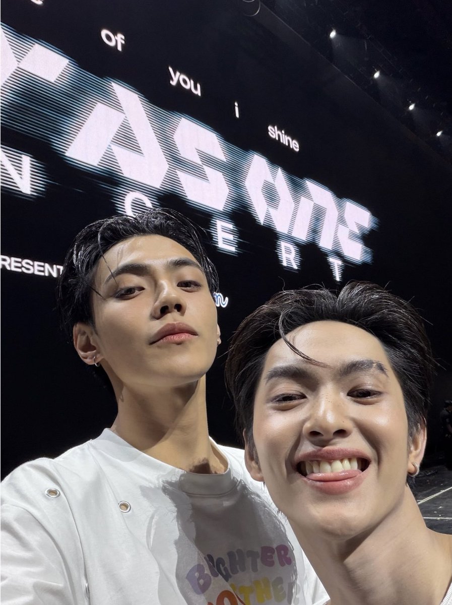 liya_cee's tweet photo. มึงพูดได้ไหม โคตรแฟน โคตรเมะเคะที่ถูกต้อง เหมือนเกิดมาเพื่อเป็นตัวละครที่อยู่ในฟิค 😭😭😭😭😭😭 คบกันเถอะลูกเพื่อความสงบสุขของโลก https://t.co/Gwr9Ti2EnO