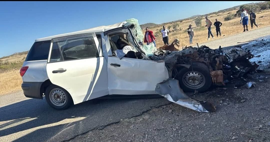 ZimEye's tweet photo. Terrible Accident Near Zvishavane?

A terrible accident has just occurred near the small bridge before the brick-making area, coming from the Mzondiwa direction...

Picture credit: Zvishavane 24/7 https://t.co/mK73pVUTEq