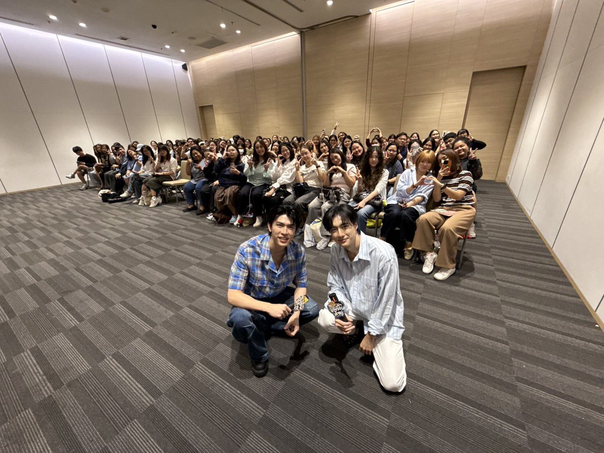 GmmtvShop's tweet photo. เซฟ-ฟรัง ขอบคุณที่มาร่วมกิจกรรม Fan Sign และทุกคนมาหากันในงานมหกรรมนิยายแห่งชาติ 2026 วันนี้มากๆ นะครับ

@save_saisawat @francnrp

#งานมหกรรมนิยายนานาชาติ2026xSaveFranc
#GMMTV https://t.co/EJ3ZLjFpvk
