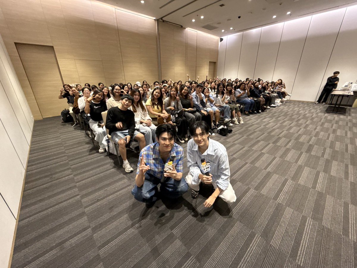 GmmtvShop's tweet photo. เซฟ-ฟรัง ขอบคุณที่มาร่วมกิจกรรม Fan Sign และทุกคนมาหากันในงานมหกรรมนิยายแห่งชาติ 2026 วันนี้มากๆ นะครับ

@save_saisawat @francnrp

#งานมหกรรมนิยายนานาชาติ2026xSaveFranc
#GMMTV https://t.co/EJ3ZLjFpvk