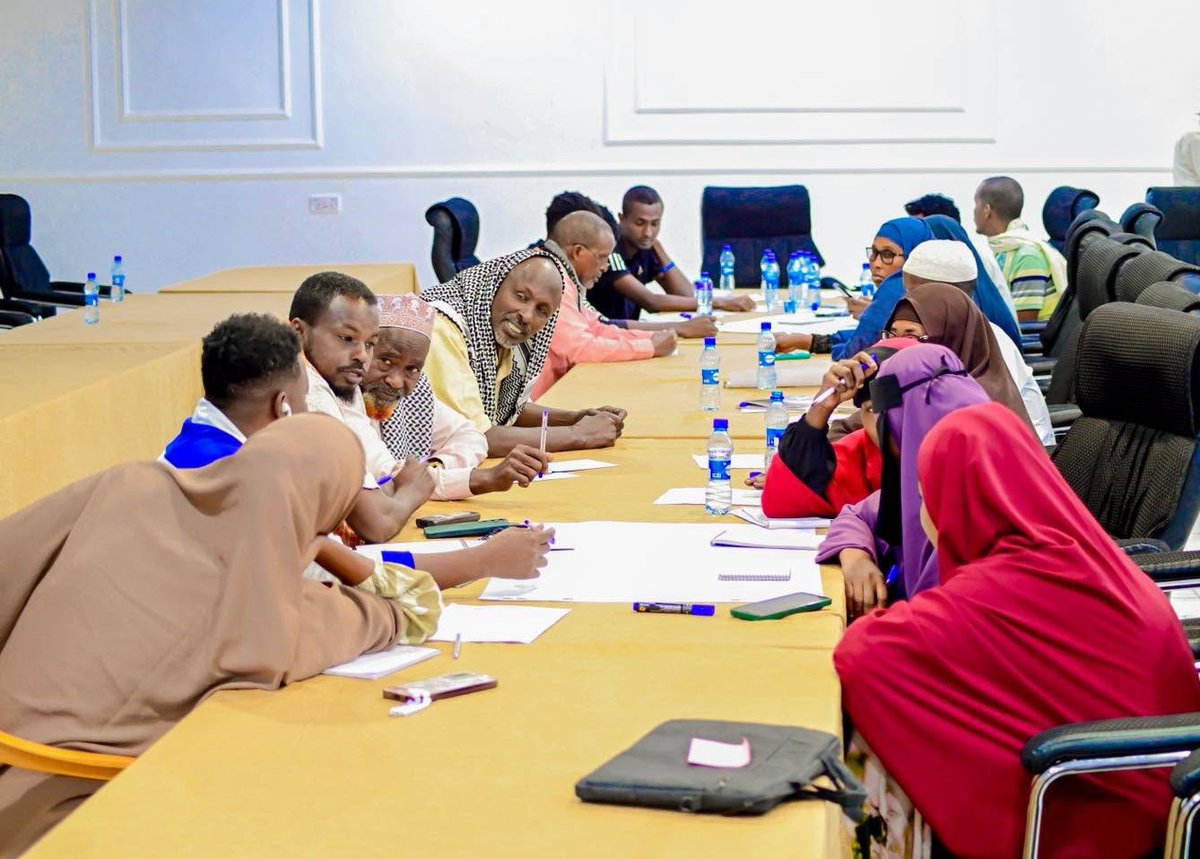 UNIDOSomalia's tweet photo. Supported by @UNIDO under #JOSP, the #MoCIHirshabelle yesterday conducted a stakeholder engagement in #Bal'ad to promote an inclusive &amp; sustainable business environment that attracts investment,drives innovation &amp; supports Somalia’s economic transformation.
#PPP4SDGs
@UNinSomalia https://t.co/0S4ltIIS9d