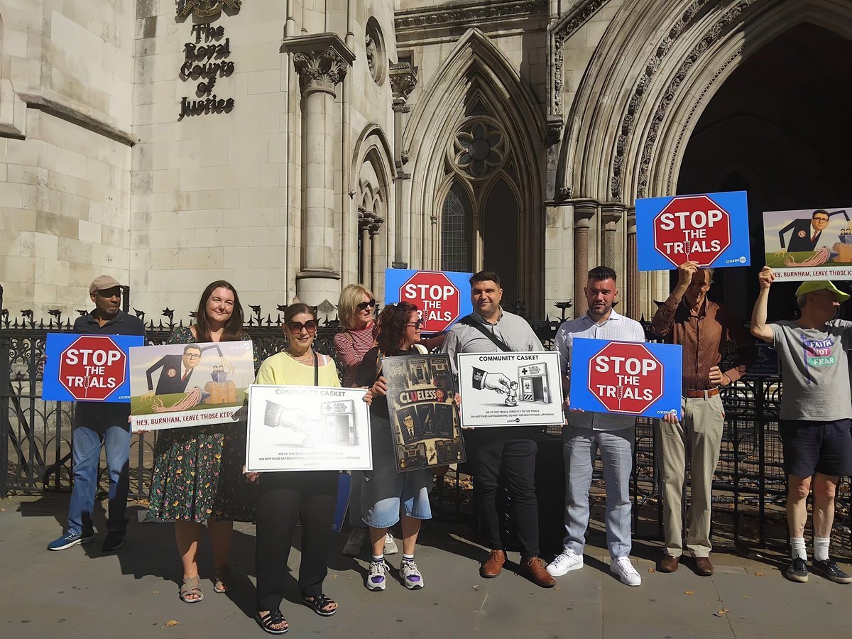 itsMelDaley's tweet photo. Protect children from harmful puberty blockers.
STOP THE PATHWAYS TRIAL NOW!
The PATHWAYS trial must not proceed on 1 August.
This morning at the #RoyalCourtsOfJustice London
#StopTheTrials
#StopThePathwaysTrial
@acts_grassroots
@JoseyGraham
@CitizenGO_GB https://t.co/NOYY16s2UQ