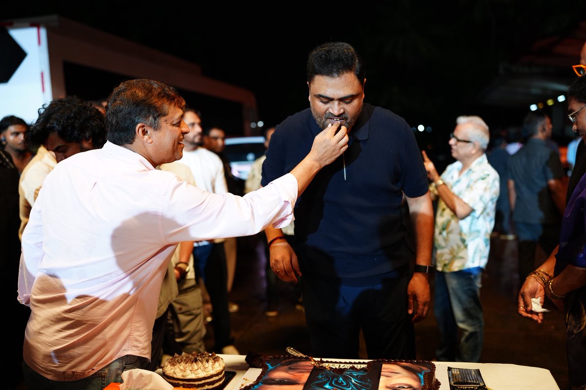 SVC_official's tweet photo. Team #SalmanKhanVamshiPaidipallyFilm wishes our National Award-winning Director @directorvamshi garu a very Happy Birthday 💥💥

The world isn't ready for the storm he’s crafting ❤️‍🔥❤️‍🔥

— https://t.co/5giUEA2DGg

#SVC63 @BeingSalmanKhan #Nayanthara #DilRaju #Shirish @SVC_official @kuldeeprathor9 #RafiKazi @mahipalkaran