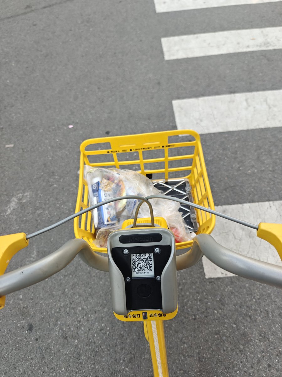 CurtExplores's tweet photo. Very funny reading that no one litters while sat on a bike with a basket full of someone's litter they couldn't be arsed putting in a bin at the end of their ride https://t.co/84671ebIKf