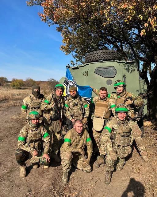 LifePlusMD's tweet photo. Attention! Contest time.
Can you guess which historical symbol is on this flag?
Hint: Laura Loomer told her followers that displaying it in Ukraine gets you thrown in jail.
Turns out, though, it's actually boosting morale in the AFU.. https://t.co/gGpUkWAElp