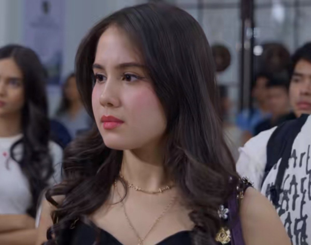 tylrfy's tweet photo. selain salfok qeeluy sama suheri, gue juga salfok sisi cakep bangettt 😭🤏🏻 https://t.co/LAVygEFTDo