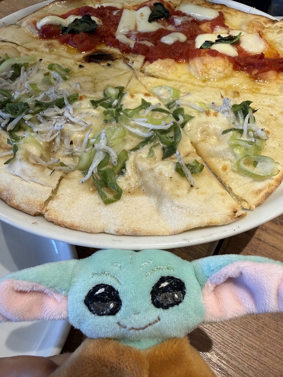 sbktome's tweet photo. 出来たて手ぬいのグローグーぬいと おでかけした
友達から譲ってもらったぐーちゃんのフィギュアも一緒☺️ https://t.co/74j6BZJbkY