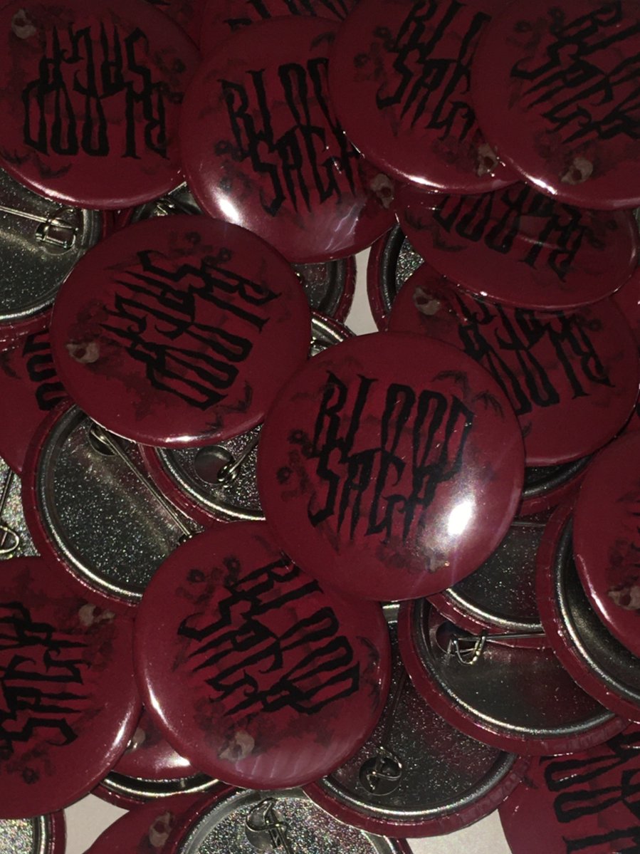 _vampireworld's tweet photo. 𝐄𝐍𝐇𝐘𝐏𝐄𝐍 ❛𝐁𝐋𝐎𝐎𝐃 𝐒𝐀𝐆𝐀❜ 𝐈𝐍 𝐁𝐔𝐒𝐀𝐍

엔하이픈 부산콘 핀뱃지 나눔

✠ 날짜 : 8/8 첫콘
✠ 수량 : 50개
✠ 장소 : 당일 타래 공지
✠ 인증 : #rt https://t.co/5O4zOoZv0h
