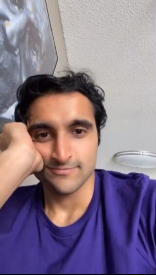 EightBaller88's tweet photo. HE HAS THE JOHN LENNON NOSE I CANT HELP BIT FIND HIM ATTRACTIVE SOMETIMES 😭😭 https://t.co/Y9BBK828QX