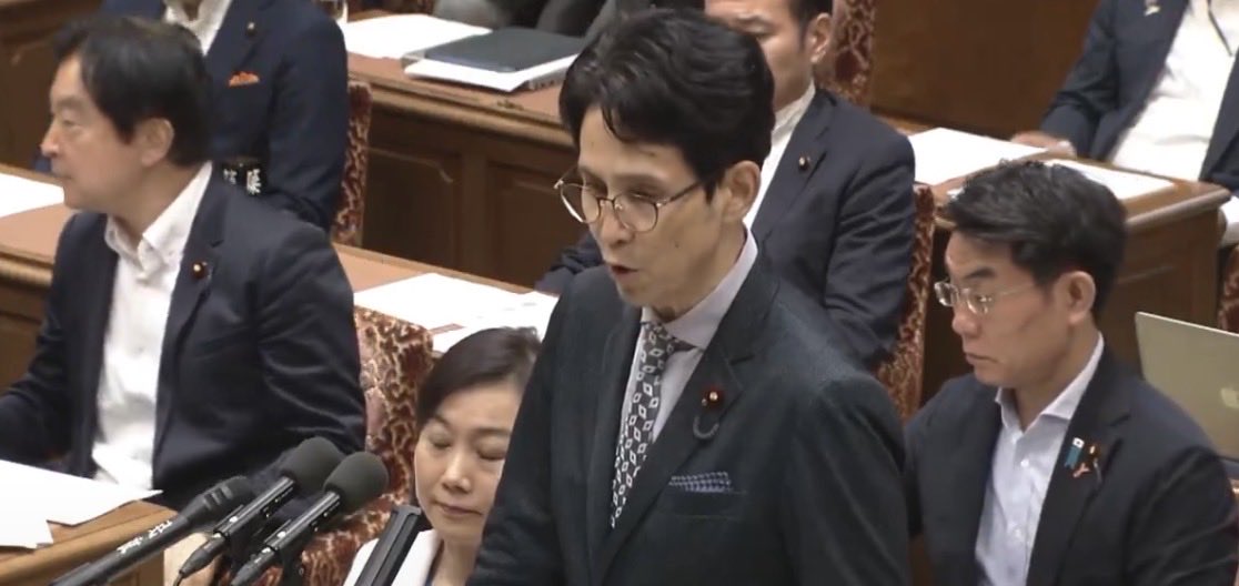 numururetsupeo's tweet photo. 【どのくちが言う】中道・階幹事長🚨
『総理は0〜3時間睡眠が常態化するほど働いてきたわけですが、それにも関わらず内閣支持率が下落してる原因をどのように考えていますか？』

ブーメランだわ🪃
議席を大幅に減らして、たった1、2%の支持率に成り下がった原因を分析してから言って✋ https://t.co/ZlySs4CrV1