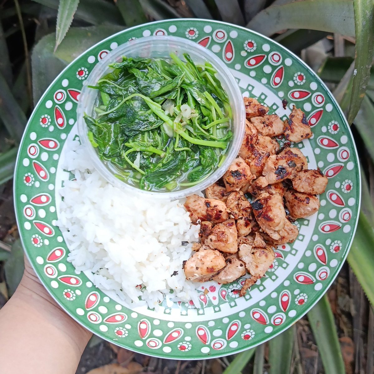 teluki_'s tweet photo. #FoodOnX edisi mealprep 3 lauk untuk seminggu. Lele, bola² ayam dan ayam. Sebenernya pingin pelan-pelan ngurangin lauk yang digoreng (karena aku tim lauk harus digoreng, kaya hampa makan kalo gak gorengan 🙃) tapi can't imagine lele kukus 🤣 https://t.co/evbG2qziCt