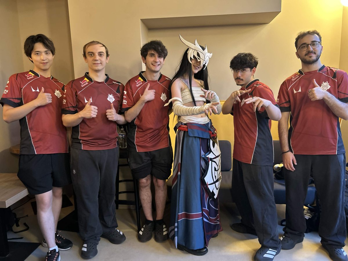 xSlonite's tweet photo. C'est tellement plus que 5 humains qui cliquent sur des souris❤️#G2ARMY #G2WIN https://t.co/I01VTGCtaS