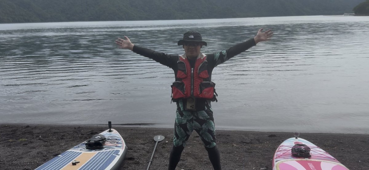 baniradaifuku's tweet photo. 週末はキャンピングトレーラーをRVパーク鹿沼VamoF ieldさんにデポして中禅寺湖でSUPして来たよ😊
ヨガにも挑戦したよ🤣
#RVパーク鹿沼VamoField
#キャンピングトレーラー
#中禅寺湖
#SUP https://t.co/c7okCPuIYv