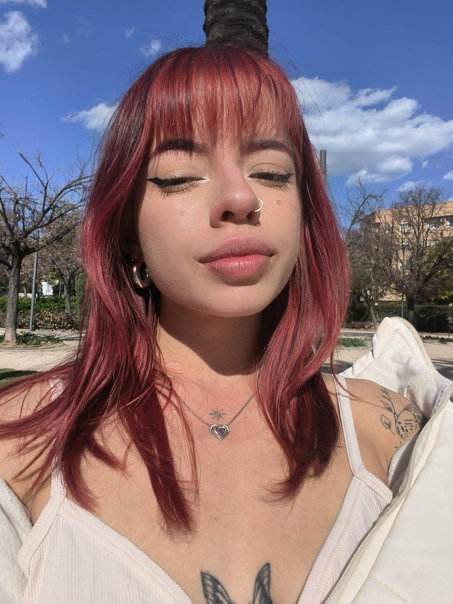 Emma tweet media