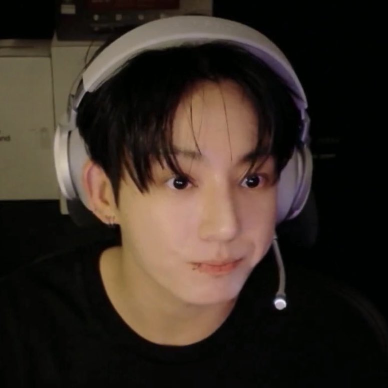 puppykoos's tweet photo. he's so doll faced 😭😭 https://t.co/9vd2M4NZIP