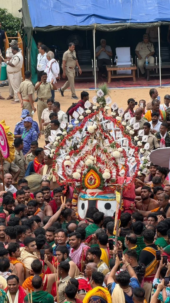 S_Akankshya90's tweet photo. Jay Jagannath 🙏🙏🚩 https://t.co/q8hNz4J0N8