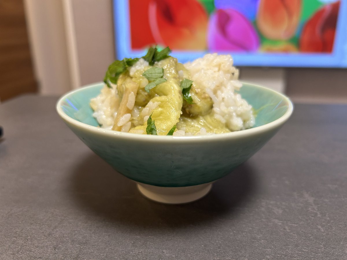 picoislands's tweet photo. 鰹節なかったけど、大葉で🌿
美味しすぎる🥹 https://t.co/Iszk7ZGLUk