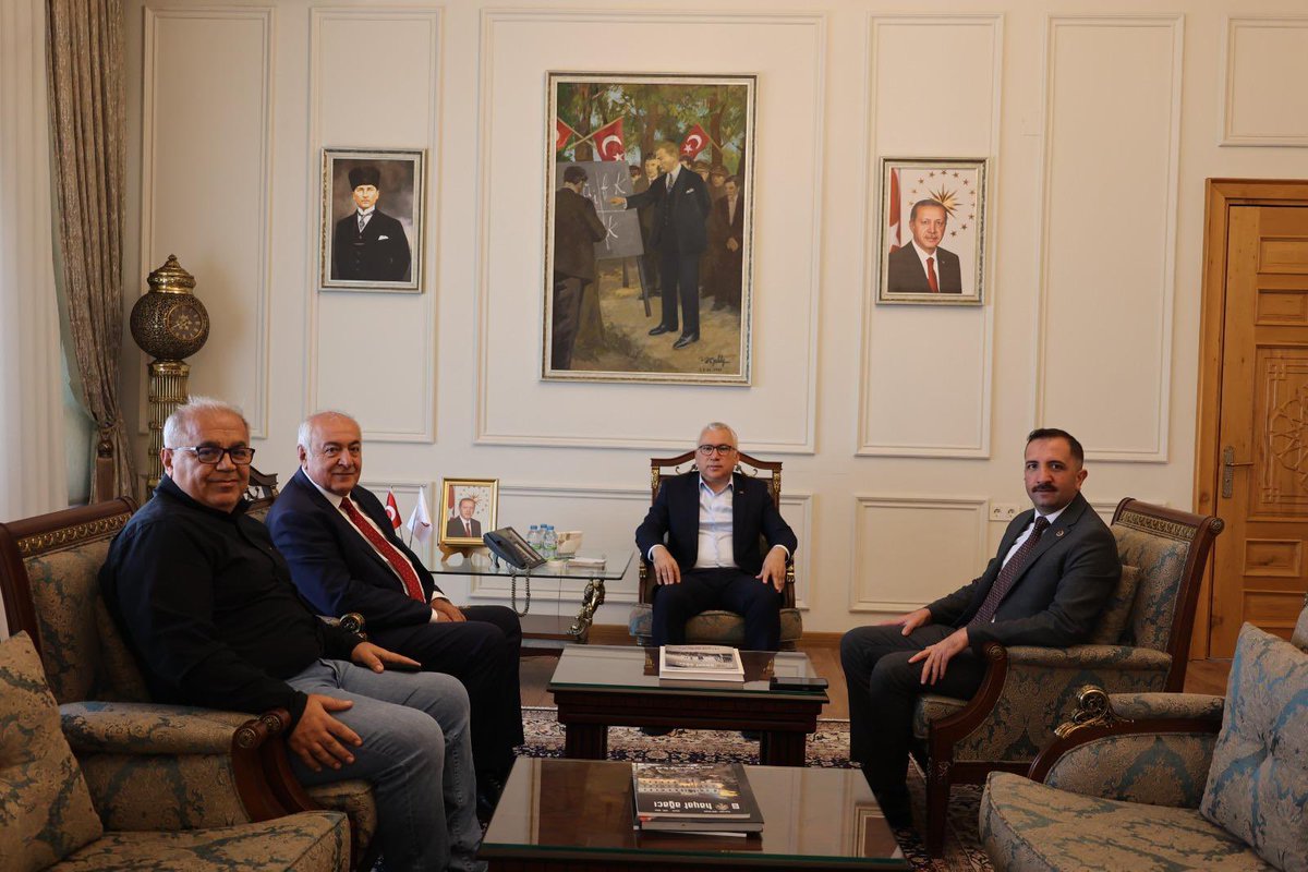 AUrek58's tweet photo. İmranlı Sanayici ve İş Adamları Derneği Başkanımız Cemalettin Danış ile birlikte, Sivas Valimiz Dr. Yılmaz Şimşek’i makamında ziyaret ederek ilçemize dair yapılan ve yapılması planlanan çalışmalar üzerine istişarelerde bulunduk. 

Kıymetli Valimize teşekkür ediyoruz. https://t.co/GKVFvgSC21