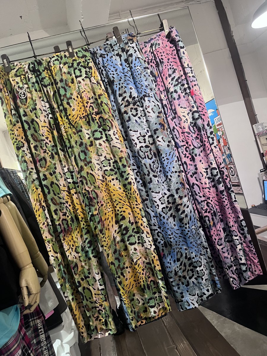 サラッとしていて 夏にもオススメパンツ🐆✨️