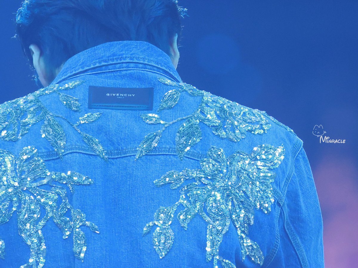 sound_309's tweet photo. Givenchy looks perfect on Yoongi🥳🥳🥳 https://t.co/0WTndHsavY