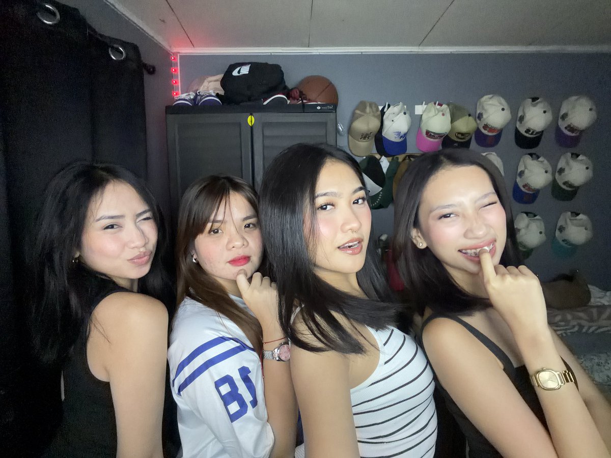 hooliganjo's tweet photo. 🧃post bday celeb https://t.co/kIDFO1qsct