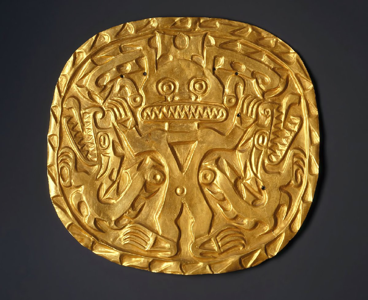 SophiaFioren's tweet photo. Coclé Plaque with Crocodile Deity, Panama, 700. https://t.co/6cDyhniKd2