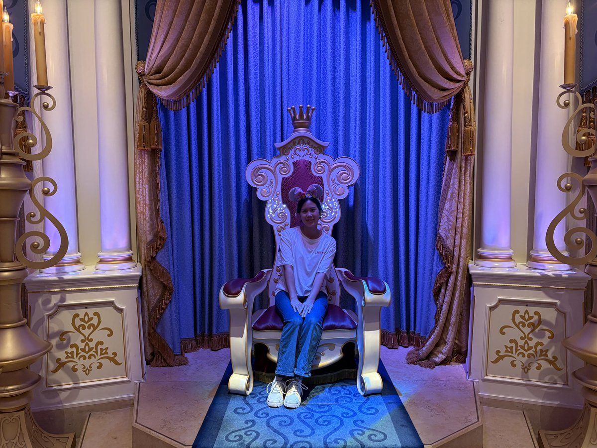 Decogami's tweet photo. 先日、ディズニー行ってきました。
小さい頃に行ったっきりなので、ほぼ初めまして。

とてもとても大好きなディズニーの世界に浸れてとても幸せでした✨️
また、行きたいなぁ🥰 https://t.co/IvfbMq9cLz