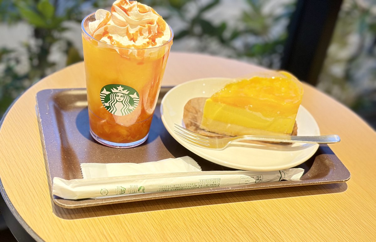 hane_bousisan's tweet photo. #STRABUCKS
#スタバ
#ぎゅぎゅっとオレンジ&マンゴーフラペチーノ
#マンゴーケーキ
暑いから幸せ╰(*´︶`*)╯♡ https://t.co/2HYskOSfD6