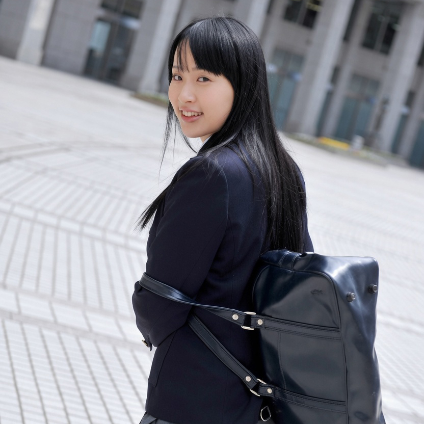 gb_hf_rf's tweet photo. 【今週のガールズブルーその1】
川野彩也ちゃん
161cm・Dカップの清楚系美女。
中2の夏に初キス、高2の春に初体験…経験人数は3人というピュア���彼女が、学生服姿で素直な反応を見せてくれます。
優しげな表情と柔らかい雰囲気が魅力的な一作です。
#清楚美女 https://t.co/Bg7Whbhe1n