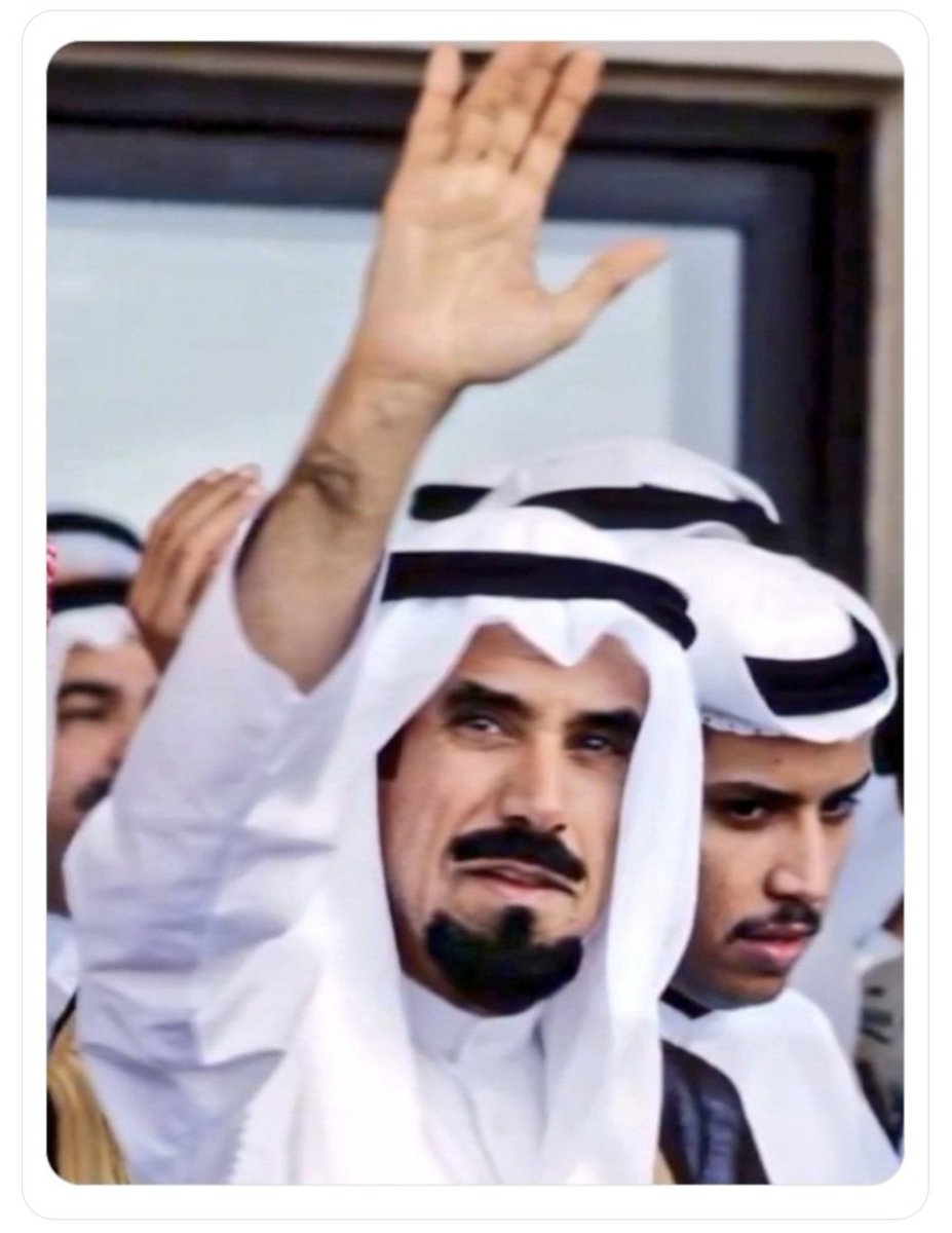 nawafalhamly's tweet photo. الامير الراحل الشبخ جابر الاحمد الصباح وبالخلف محمد فليطح https://t.co/HwGPqQMTMj