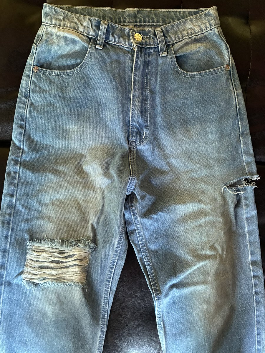 realmsxy's tweet photo. ส่งต่อ กางเกง #merge สี blue Ripped รุ่นslim jeans 02
size L  360฿ รวมส่ง (from 1490฿)
อันนี้ใหม่มาก เทียบมือ1 แค่ลองคับ รู้สึกเข้ารูปไป พับเก็บในถุงตลอด

#ส่งต่อ #ส่งต่อเสื้อผ้า #ส่งต่อpromthong #ส่งต่อmerge #tgdaco #เสื้อผ้ามือสองราคาถูก #ส่งต่อtgda #เสื้อผ้ามือสอง https://t.co/HsmJBR55WJ
