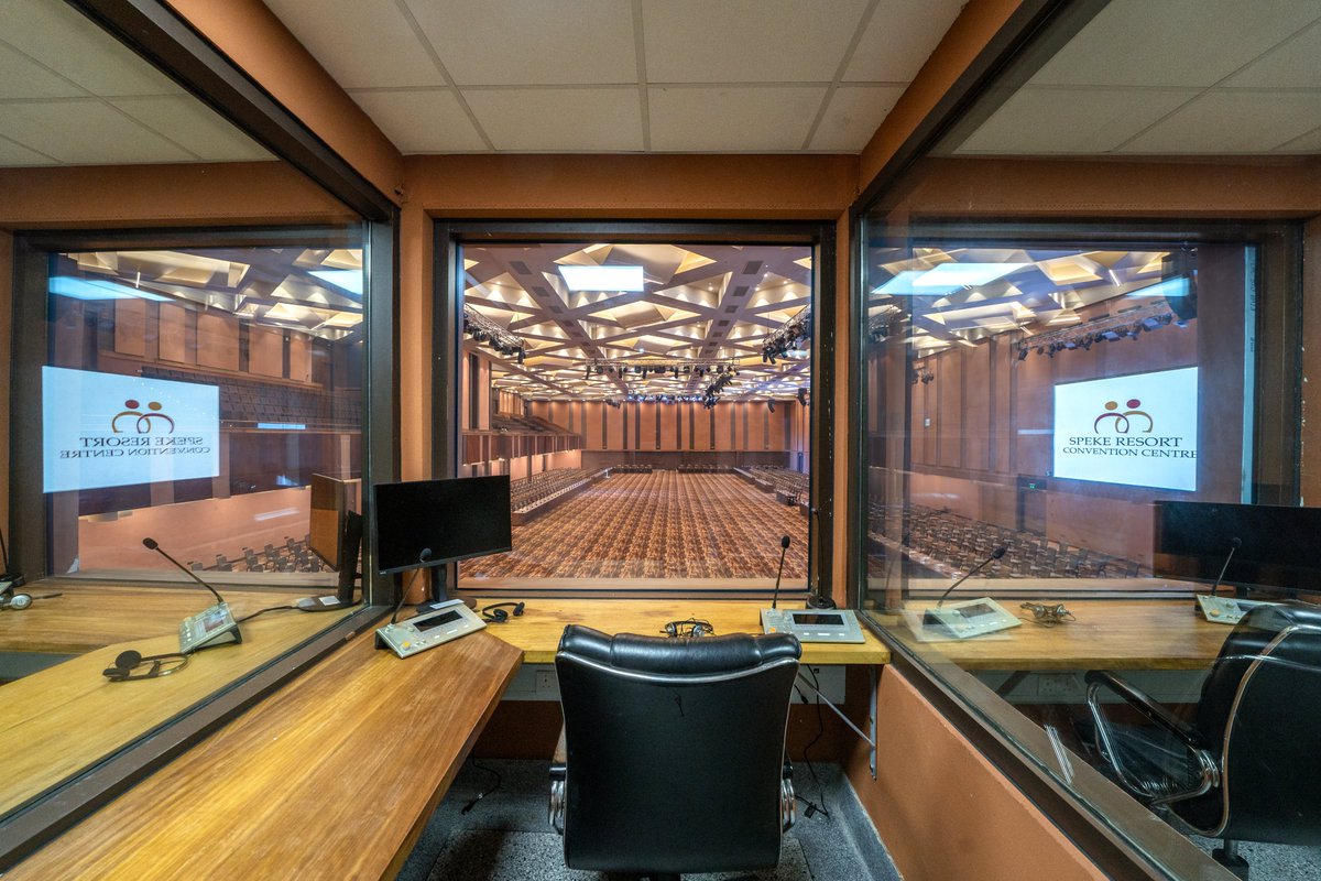 SRCC_Uganda's tweet photo. Behind every flawless event is a world-class control room. 
From crystal-clear interpretation services and seamless audiovisual coordination to precision event management, every conference, summit, and convention runs to perfection. 
https://t.co/sHqLQhOz3f
#visitmunyony https://t.co/OpSzOdtaqv