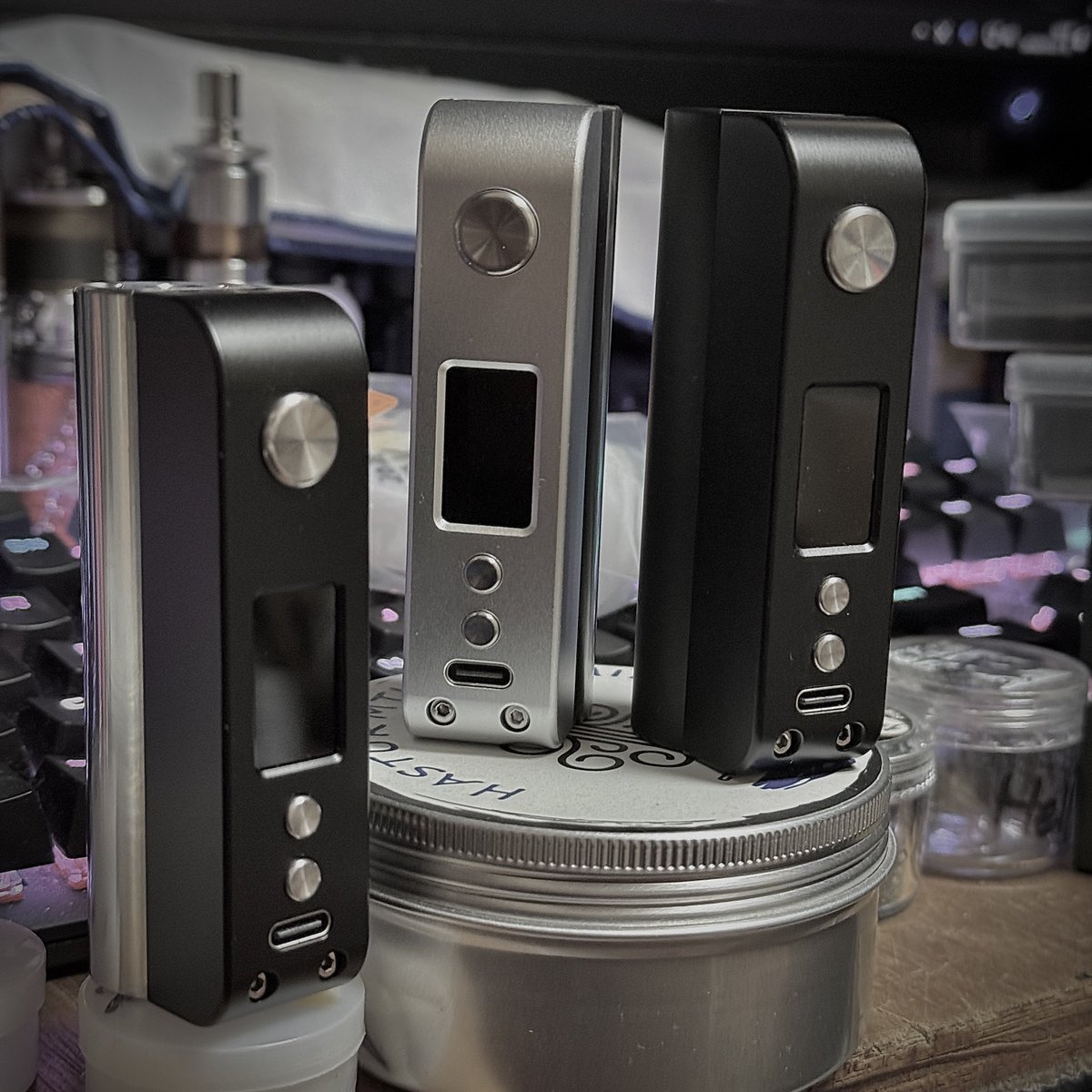 Rakumaru77's tweet photo. #vape #cthulhumod #hasturmod #flavorkitchen #フレキチ
虫干し。未使用完動品。今だに使うタイミングがよくわからない笑
あ、缶の箱は勿論潰れてます。ええ。オーセンですから。 https://t.co/Vf5MvVUTW9