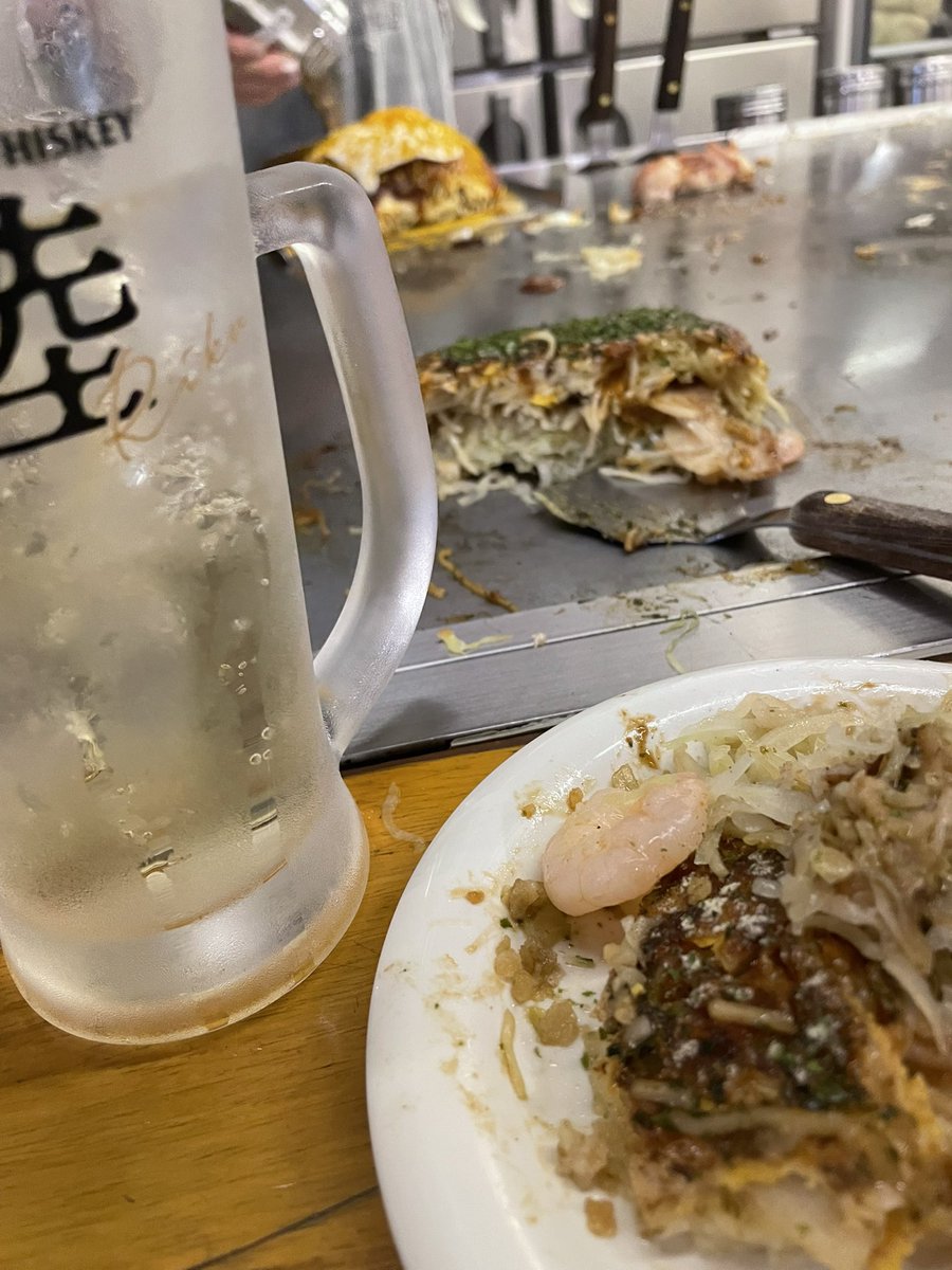 sakaetyou's tweet photo. #やの部屋
#キリン一番搾り
#陸ハイボール
#長渕剛ライブ
#広島お好み焼き 
#ガンス

昨日は広島で長渕剛さんのライブから広島お好み焼きで一番搾り生大を名物ガンスで2杯それから鉄板からヘラで食べる初体験。熱熱で美味しいけどヘラが時々口に刺さりました笑美味しかったです https://t.co/lugQlPNyoc