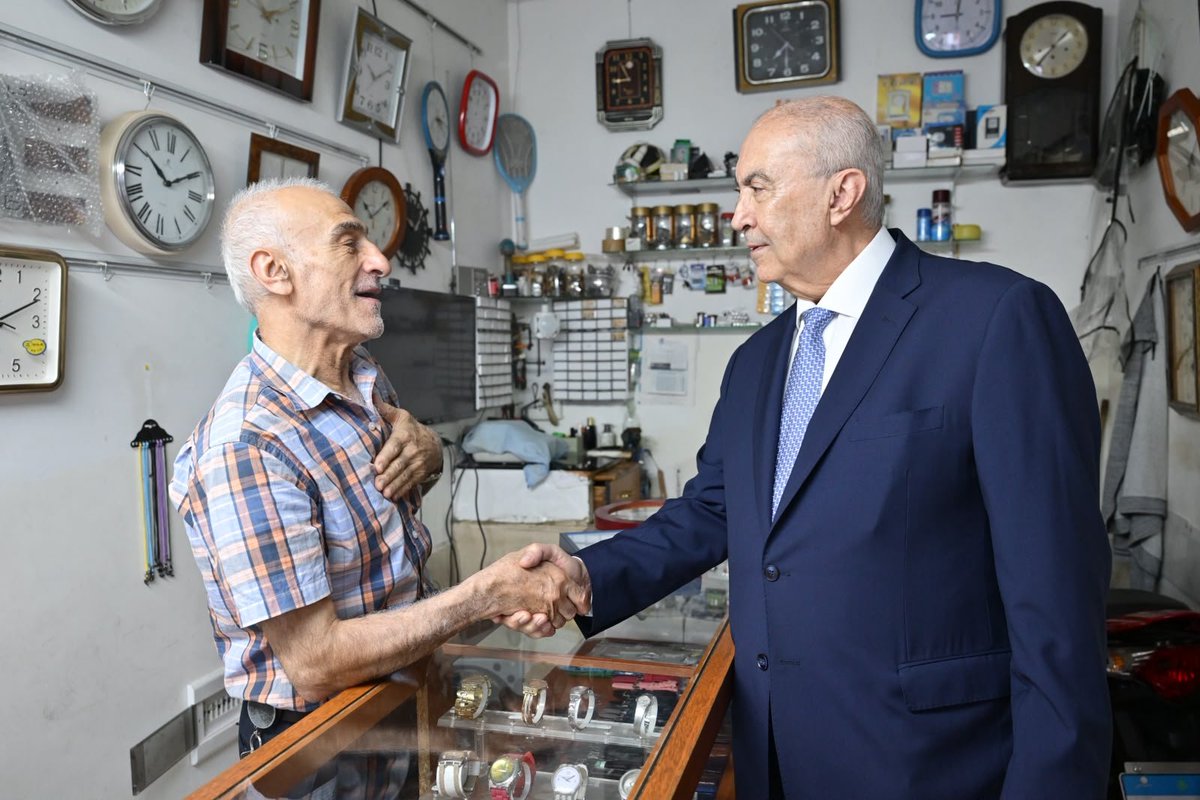 fmakhzoumi's tweet photo. قمتُ اليوم بجولة تفقدية في أقسام مؤسسة مخزومي للاطلاع على سير العمل ومتابعة أداء المؤسسة وتعزيز التواصل مع فريق العمل، في أجواء ودّية تعكس روح الالتزام والتعاون والعائلة الواحدة.
كما كانت لي جولة في شارع بربور، حيث التقيت بأبناء بيروت وبالمواطنين من مختلف المناطق، واستمعت إلى آرائهم وتطلعاتهم، لأن التواصل المباشر مع الناس يبقى الأساس لفهم حاجات مجتمعنا ومواصلة العمل لخدمتهم بكل حرص ومسؤولية.
@makhzoumi