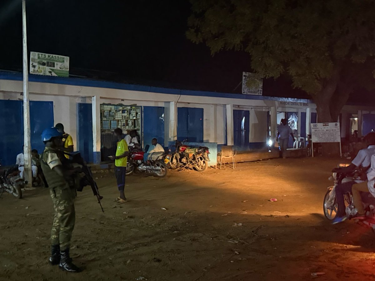 UN_CAR's tweet photo. Am-Dafock 🇨🇫: Gouvernement et #MINUSCA renforcent leurs actions conjointes pour protéger les populations et restaurer l’autorité de l’État. 
▶️ https://t.co/QvvRbOq8tE https://t.co/0rLa57jwSz