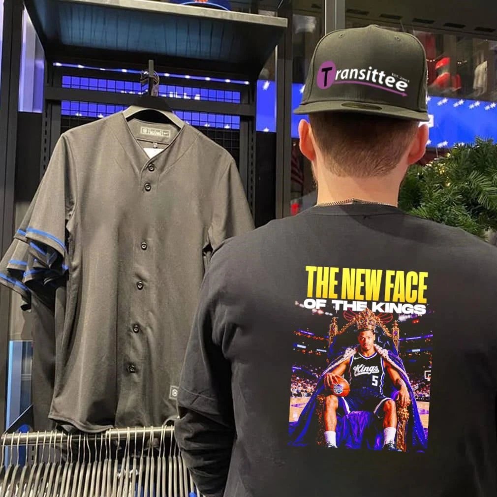 transitteestore's tweet photo. Darius Acuff Jr The New Face Of The Sacramento Kings Shirt
Back the future of Sacramento basketball with this standout fan tee.
 Buy Today: https://t.co/vWNGWiEQkG
#DariusAcuffJr #SacramentoKings #NBA #Basketball #TransitTee https://t.co/ufj0KTJqpl