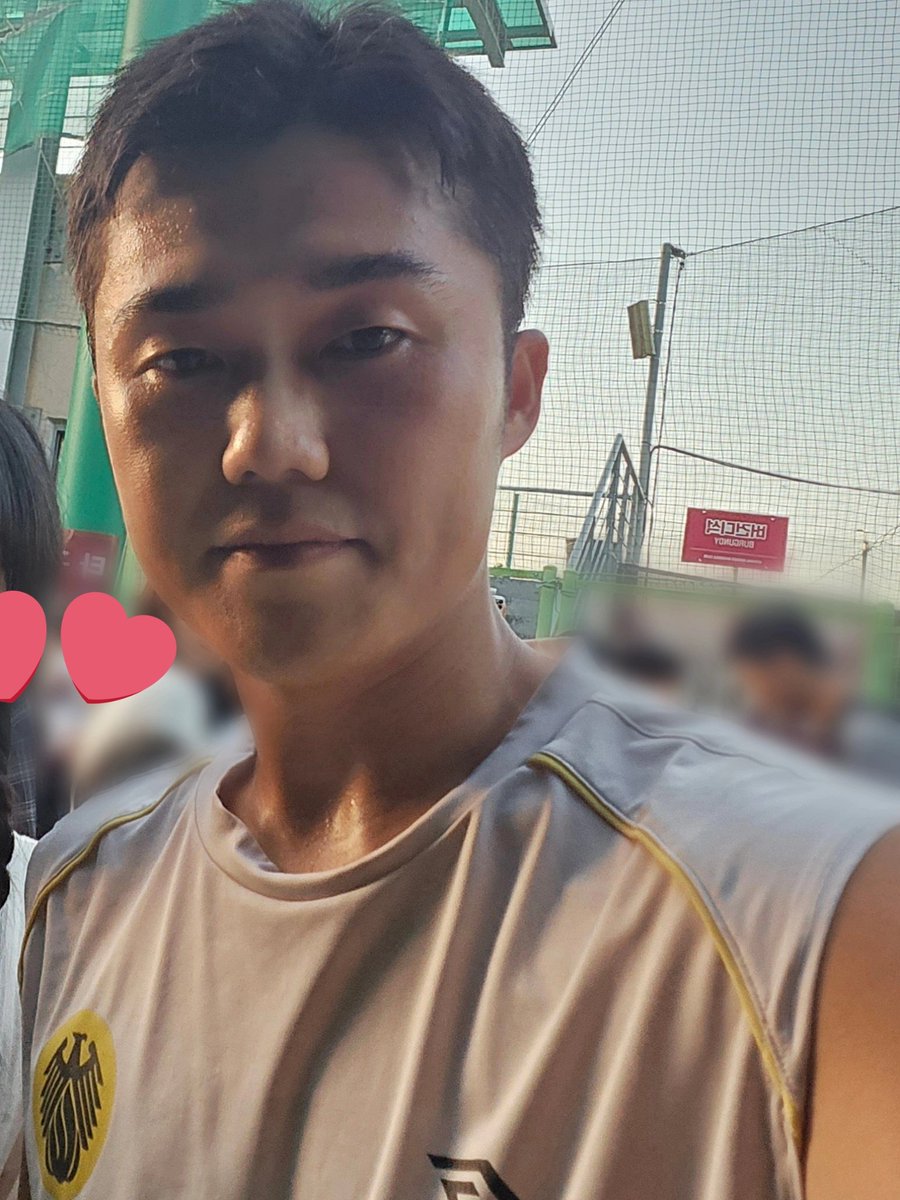 ssssuang's tweet photo. 땀 뻘뻘 내 3루수 고생 많았다 https://t.co/1w3MoZIG2n