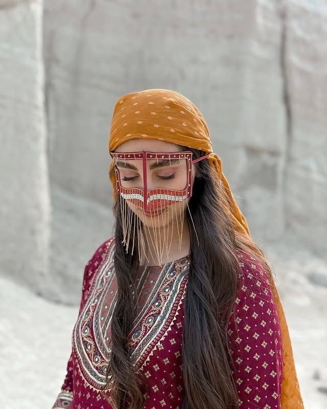aboutparya's tweet photo. traditional clothing of southern Iran https://t.co/6sj9QSJ5Ce