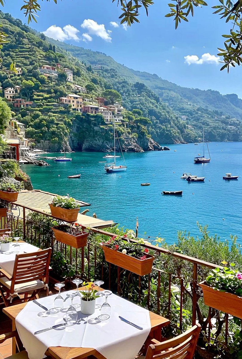 W0rld2026's tweet photo. Portofino, Italy 🇮🇹 https://t.co/CXFjhAiswM