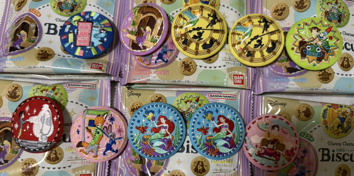 vividaisuki26's tweet photo. ディズニー ビスケット2 Disney characters Biscuit2 第2弾 刺繍缶バッジ

譲: ズートピア、ベイマックス、モンスターズインク、ラプンツェル、ティンカーベル、トイストーリー、リトルマーメイド、シュガーラッシュ

求: 美女と野獣 (第1弾 第2弾 )各1
郵送交換希望 https://t.co/MtFm3Xltbv