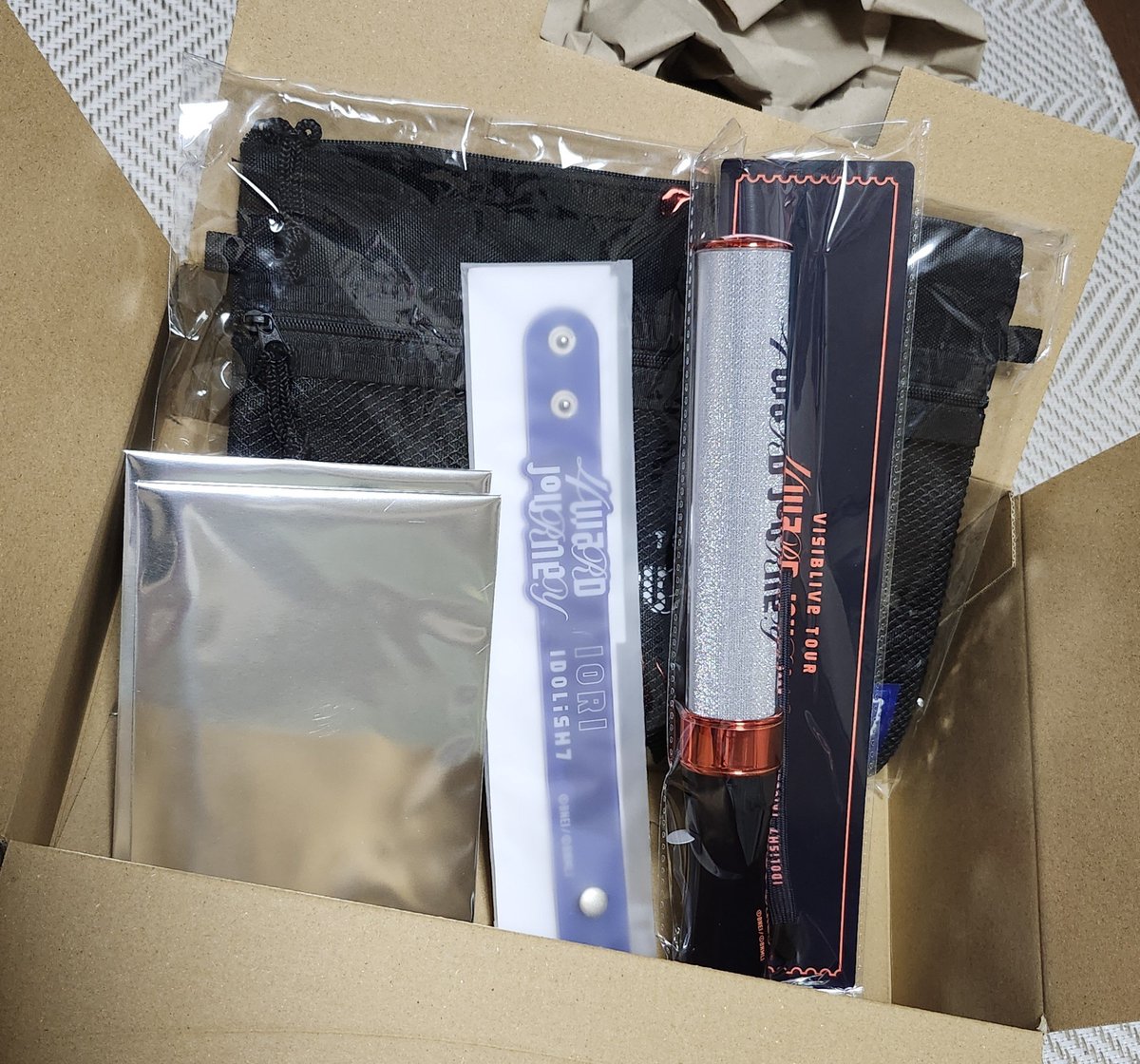 murmur_kor's tweet photo. 届いた！サコッシュ思ったより大きいいい感じ！ https://t.co/zUXmgxBxaH